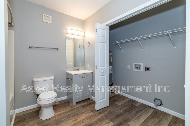 2817 Colt Dr - 2 property image