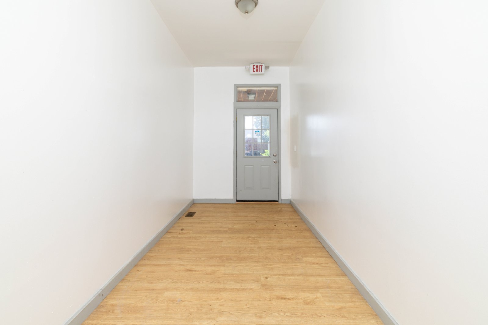 E 5th Avenue - 3043 - 2 property image