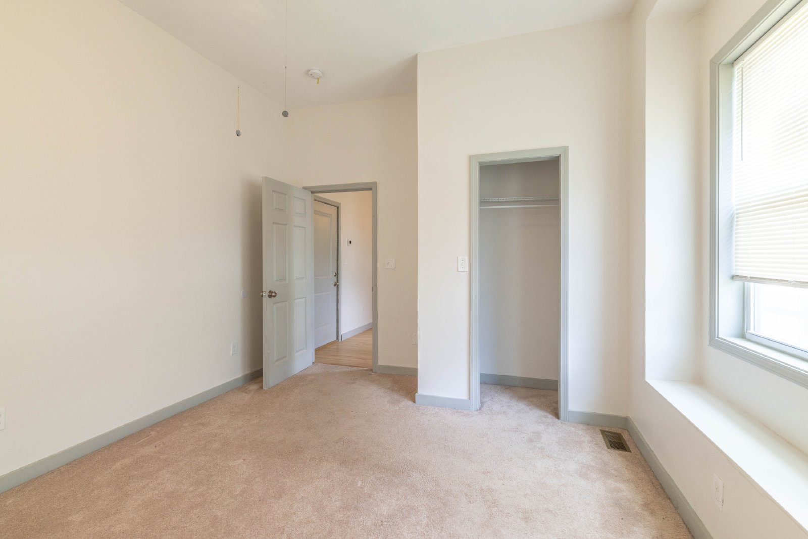 E 5th Avenue - 3043 - 2 property image