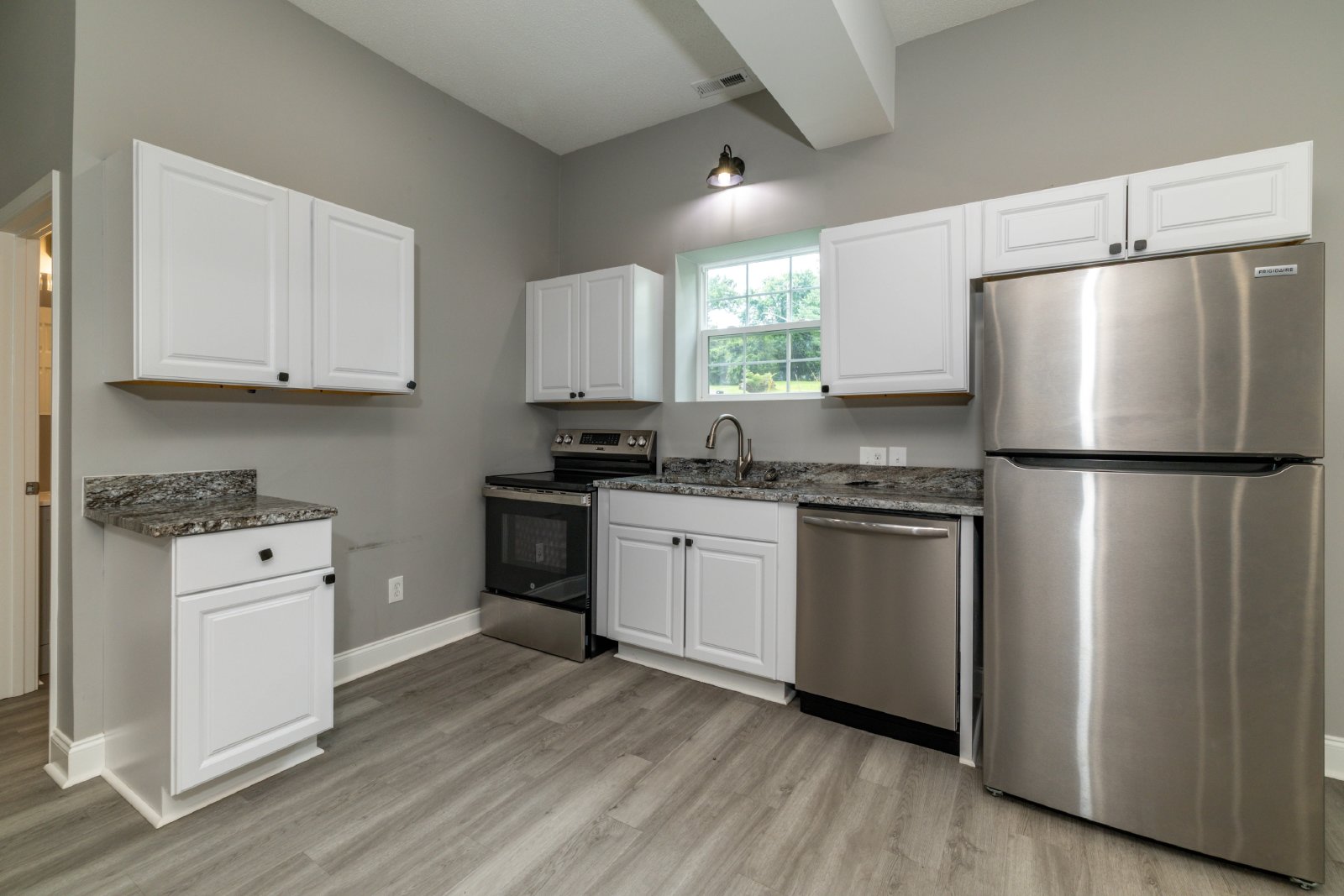 Sanderson Rd - 2208 unit 101 (back house) - 101 property image