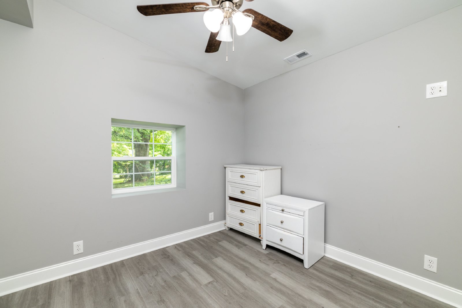 Sanderson Rd - 2208 unit 101 (back house) - 101 property image