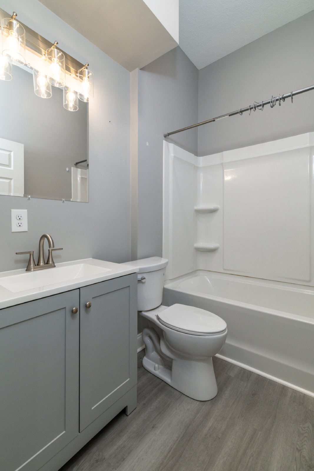 Sanderson Rd - 2208 unit 101 (back house) - 101 property image