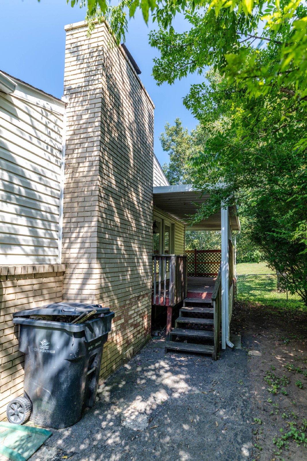 W Gilbert Lane - 2139 - 1 property image