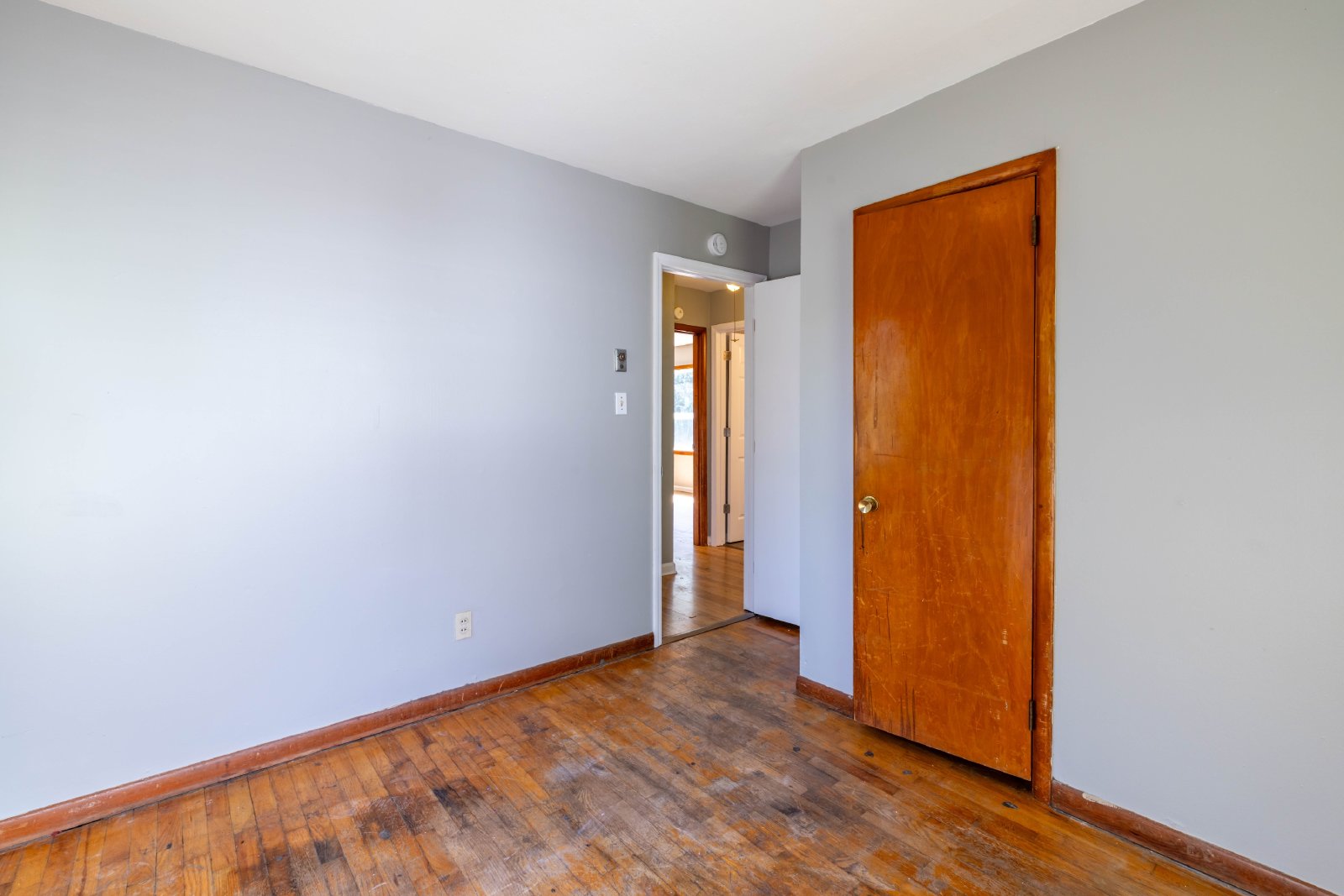 W Gilbert Lane - 2139 - 1 property image