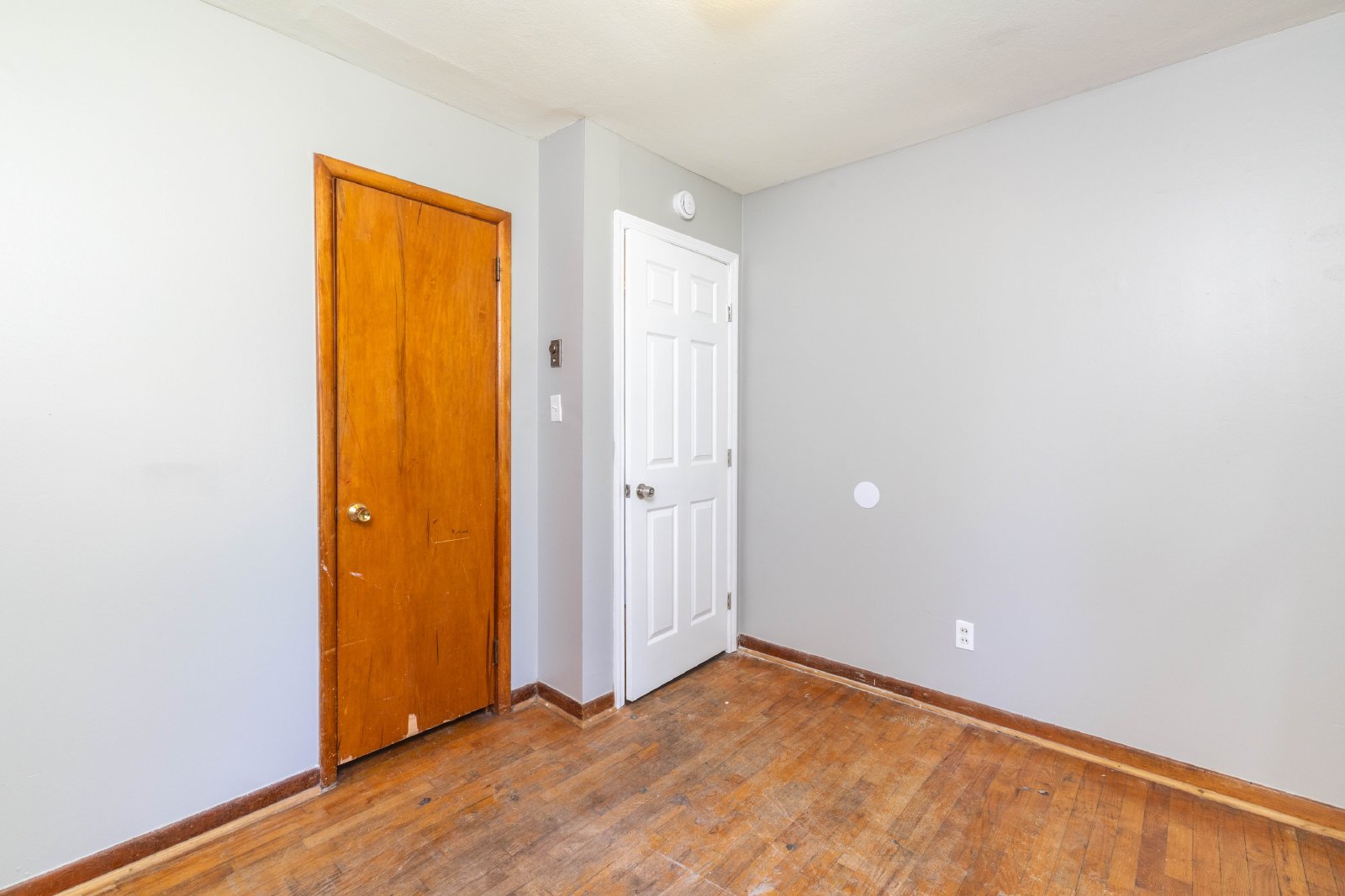 W Gilbert Lane - 2139 - 1 property image