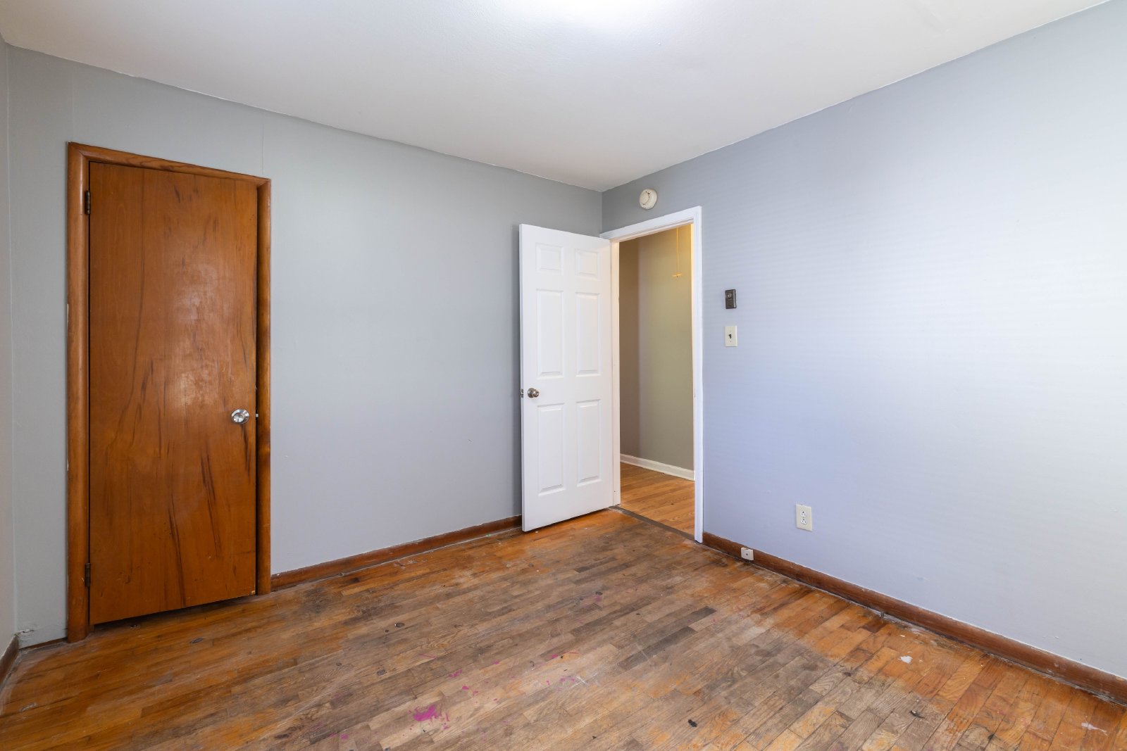 W Gilbert Lane - 2139 - 1 property image
