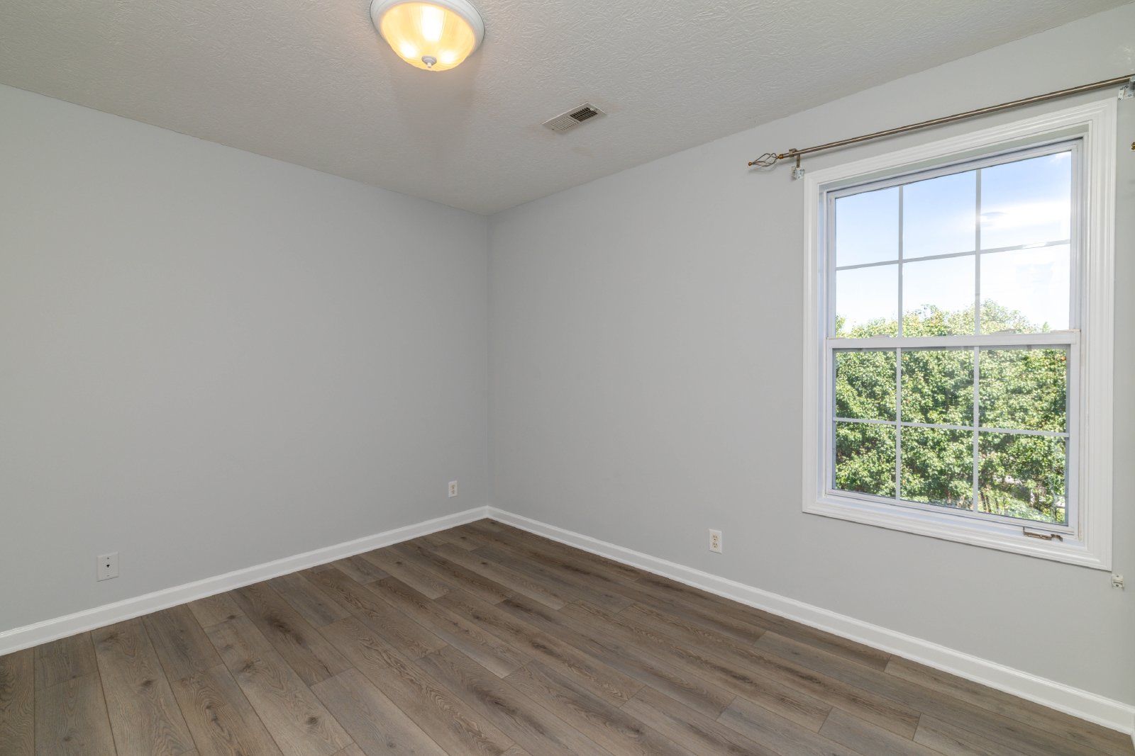 Dreamview Lane- 1217 (HOA) - 1 property image
