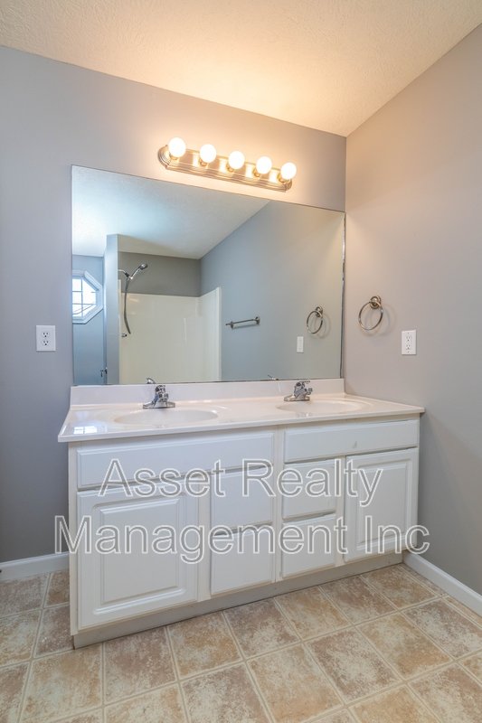 506 Drakewood Dr property image
