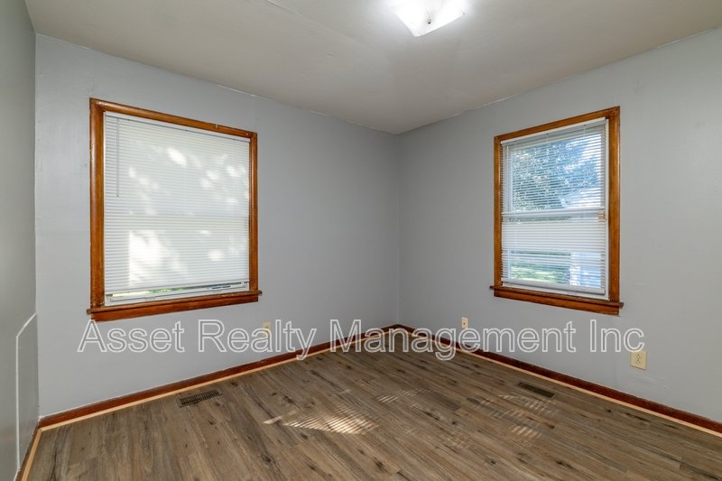 2139 West Gilbert Lane property image