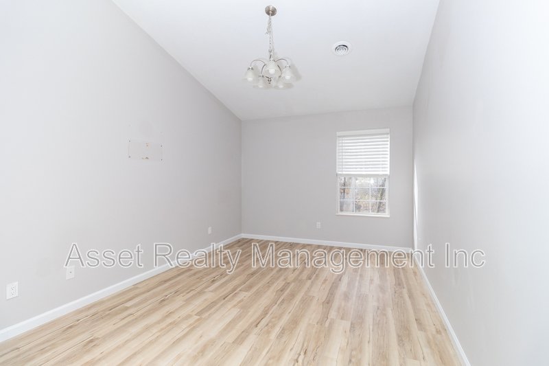 10432 Fantasy Way - 1 property image