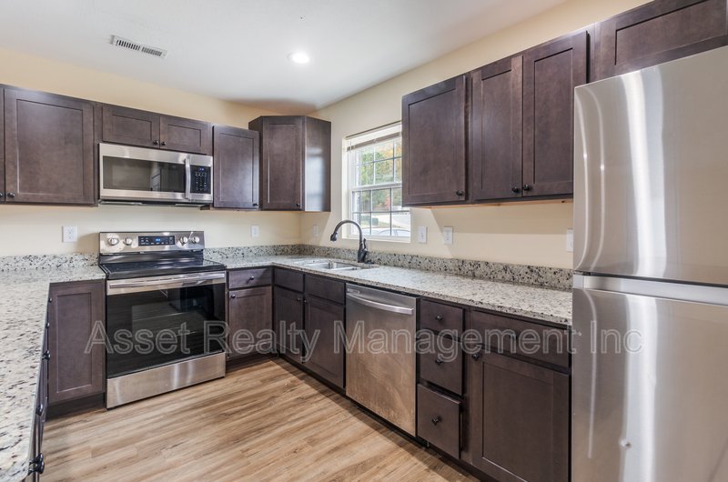916 Warrior Hill Drive - 1 property image