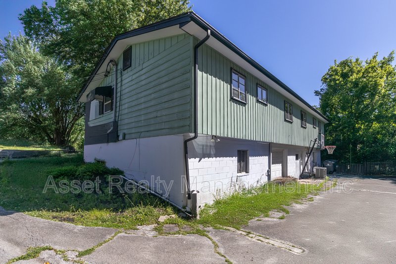 708 Dutch Valley Drive Northeast - B property image