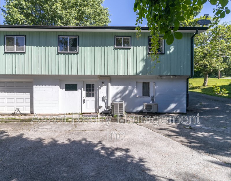 708 Dutch Valley Drive Northeast - B property image