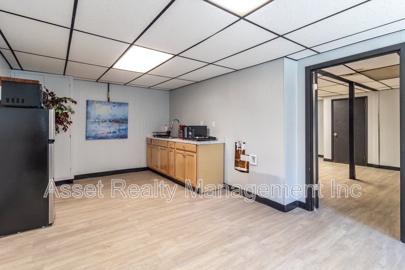 708 Dutch Valley Drive Northeast - B property image