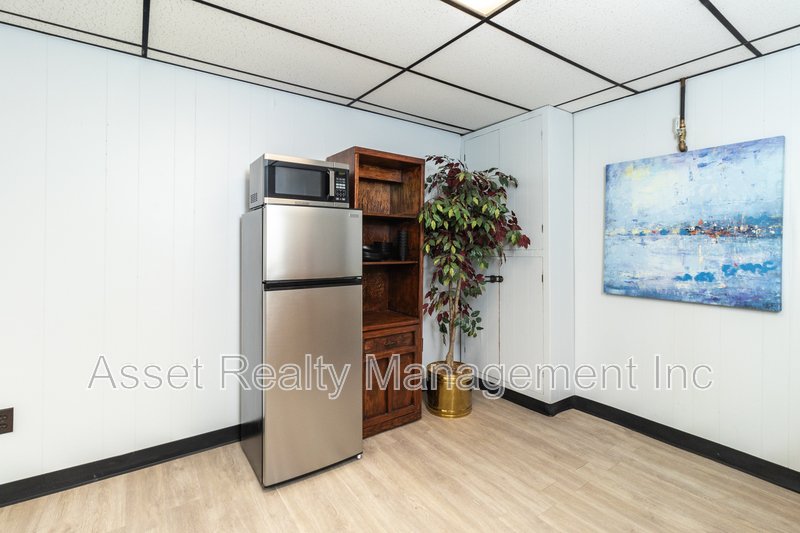 708 Dutch Valley Drive Northeast - B property image