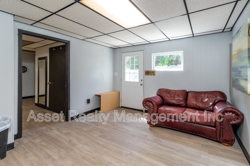 708 Dutch Valley Drive Northeast - B property image