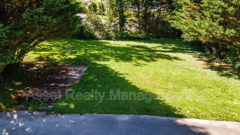 708 Dutch Valley Drive Northeast - B property image