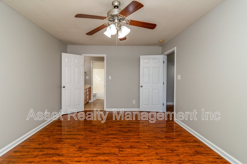 4622 Ventura Drive - 4624 property image