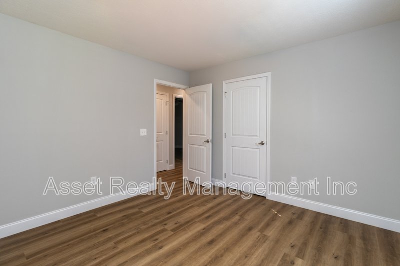 112 Walnut Lane property image