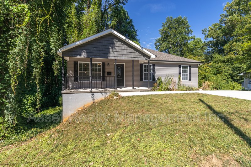 112 Walnut Lane property image