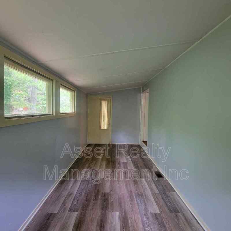 110 Chatham Ln property image