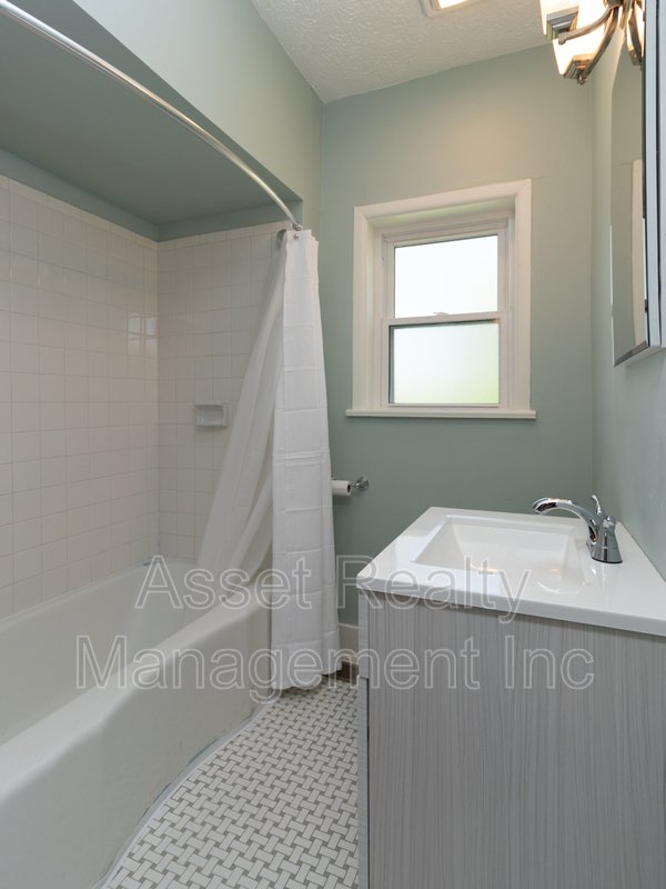 408 Oakland Street property image