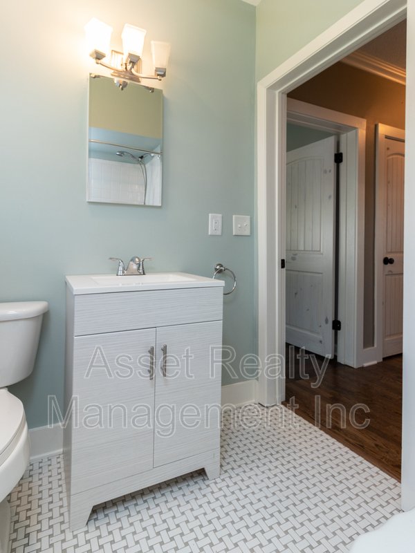 408 Oakland Street property image