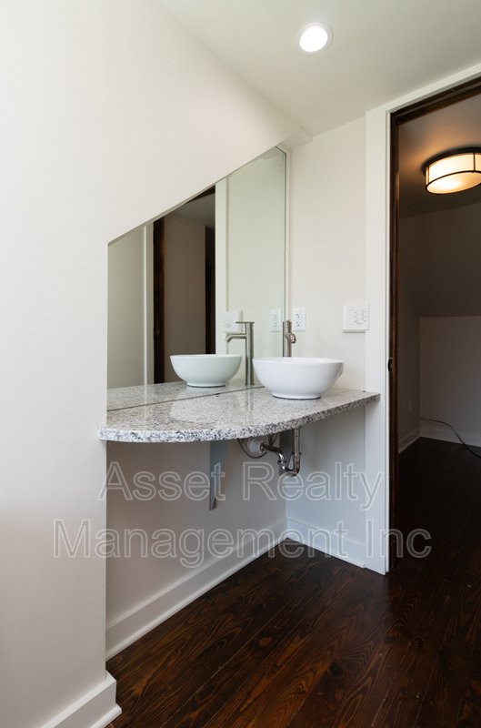 408 Oakland Street property image
