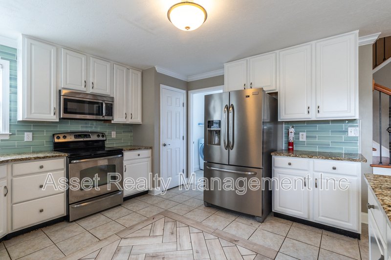 1100 Winterberry Lane property image