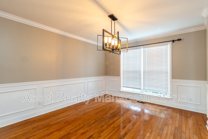 1100 Winterberry Lane property image