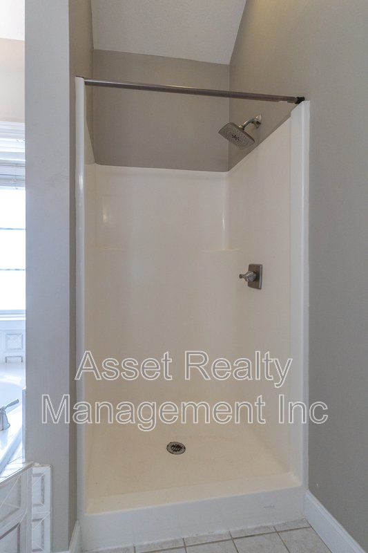 1100 Winterberry Lane property image