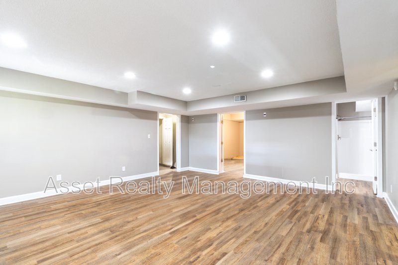 1100 Winterberry Lane property image