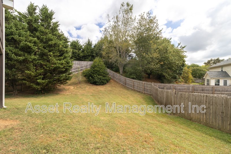 1100 Winterberry Lane property image