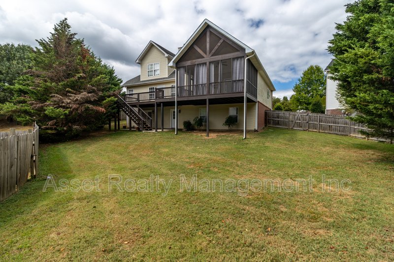 1100 Winterberry Lane property image