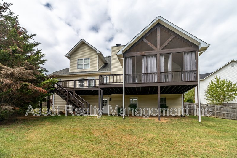 1100 Winterberry Lane property image