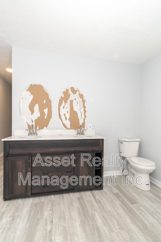 770 Mahoney Road - 1 property image