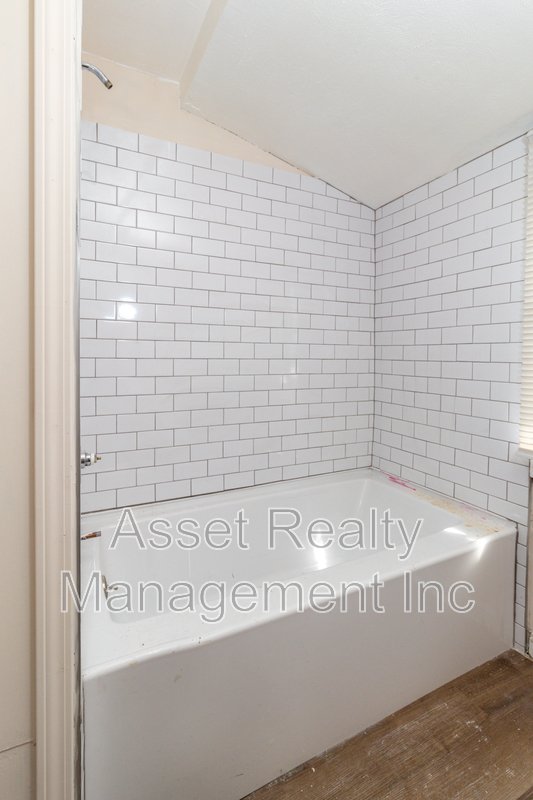 221 Hawthorne Avenue - 2 property image