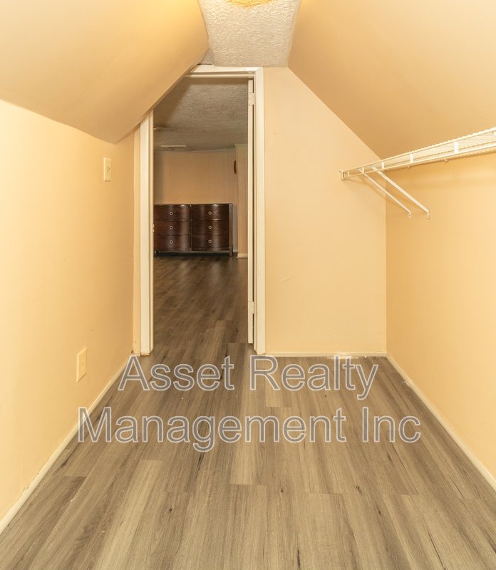 221 Hawthorne Avenue - 3 property image