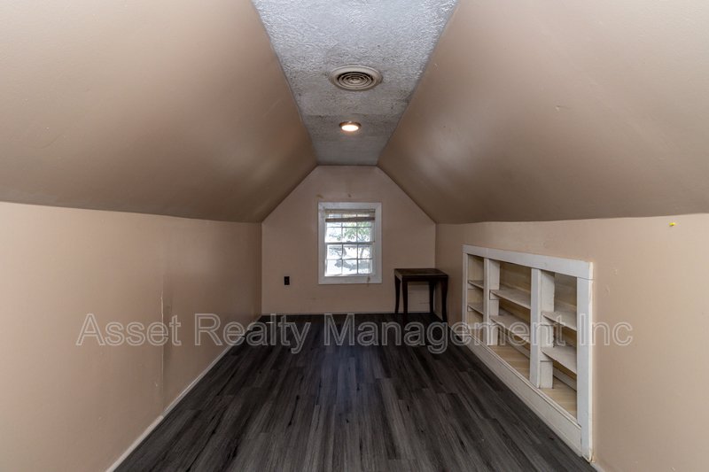 221 Hawthorne Avenue - 3 property image