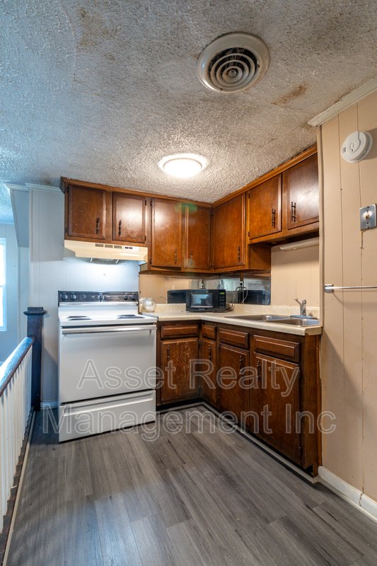 221 Hawthorne Avenue - 3 property image