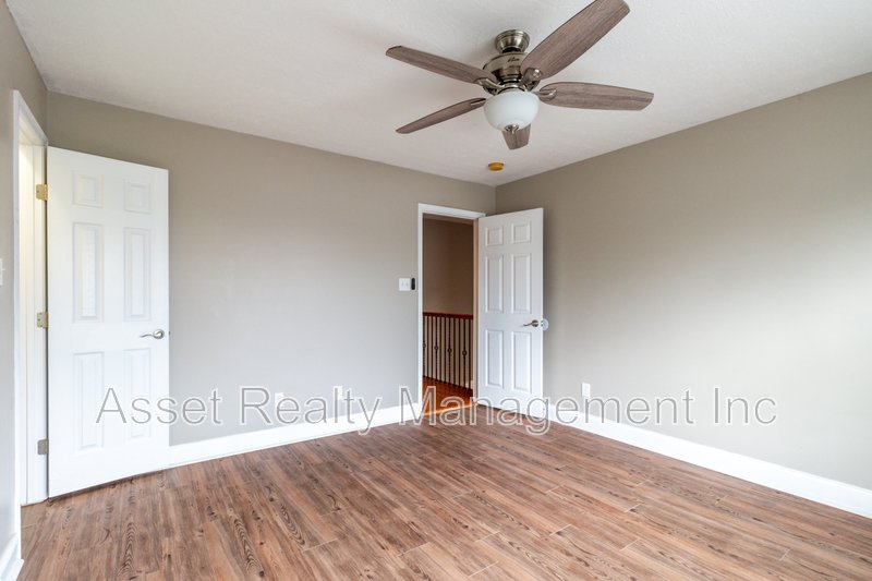 1100 Winterberry Lane property image