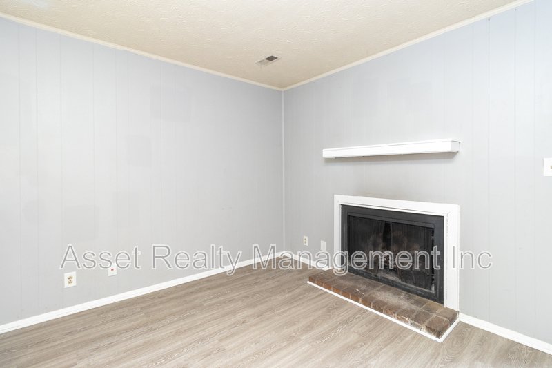 9157 Cedarpark Ln D property image