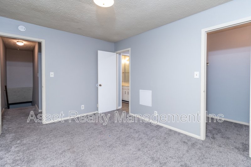 9157 Cedarpark Ln D property image