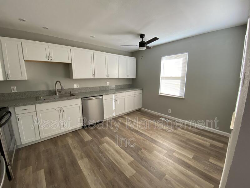 718 Shadycrest Drive property image