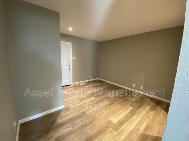 718 Shadycrest Drive property image