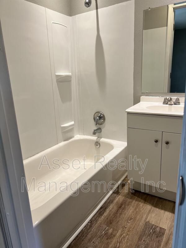 718 Shadycrest Drive property image