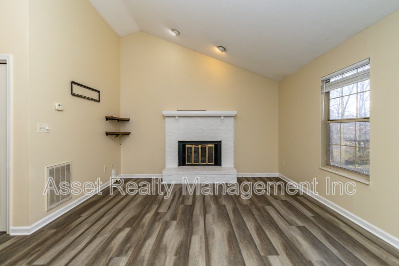 1405 Wenlock Road property image