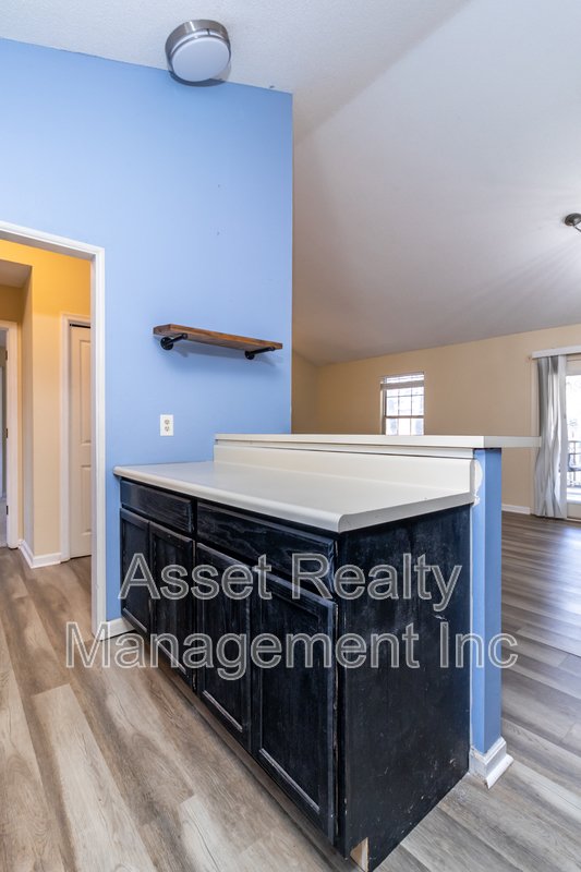 1405 Wenlock Road property image