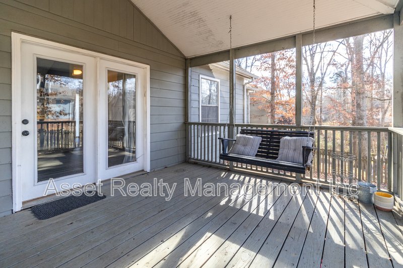 1405 Wenlock Road property image