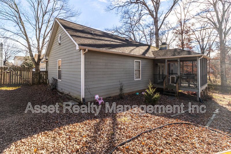 1405 Wenlock Road property image